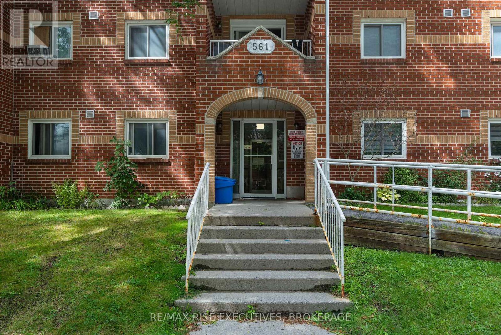 561 Armstrong Unit 305