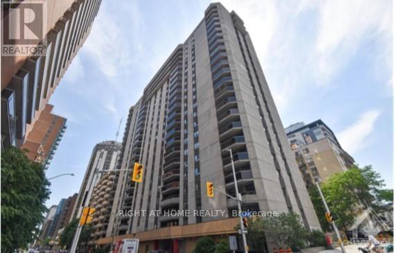 470 Laurier Unit 706 photo 2