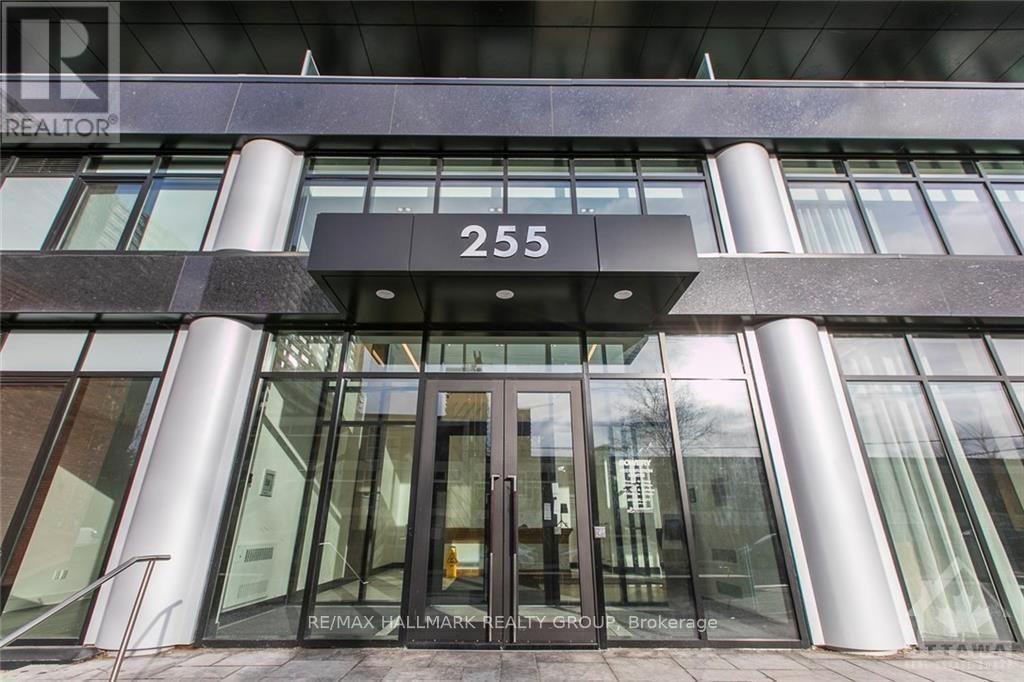255 Bay Unit 905