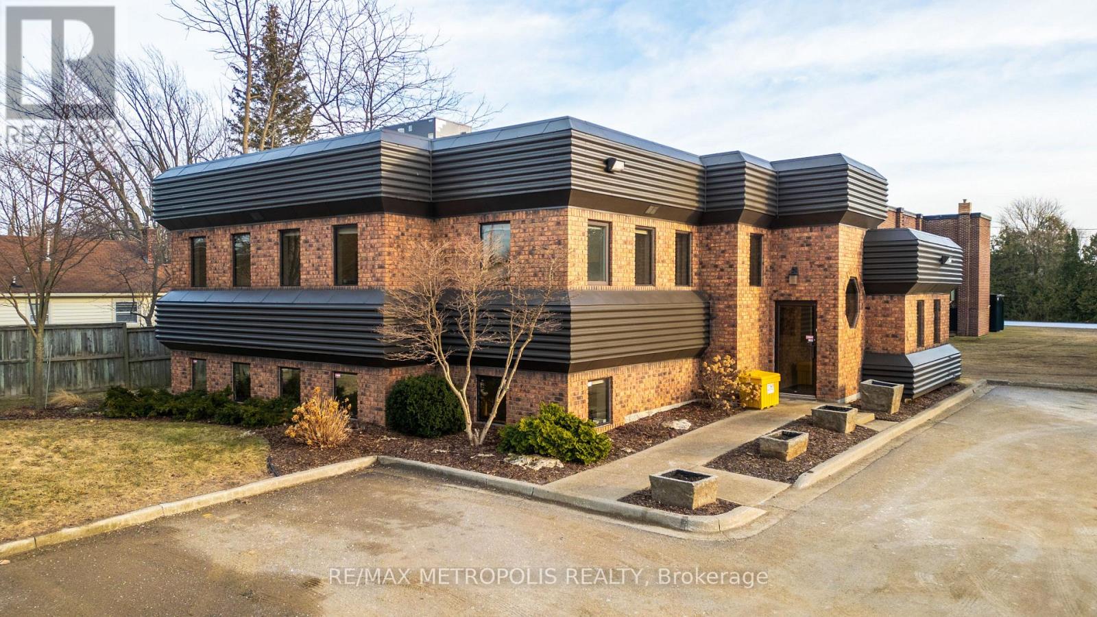 2695 Hamilton