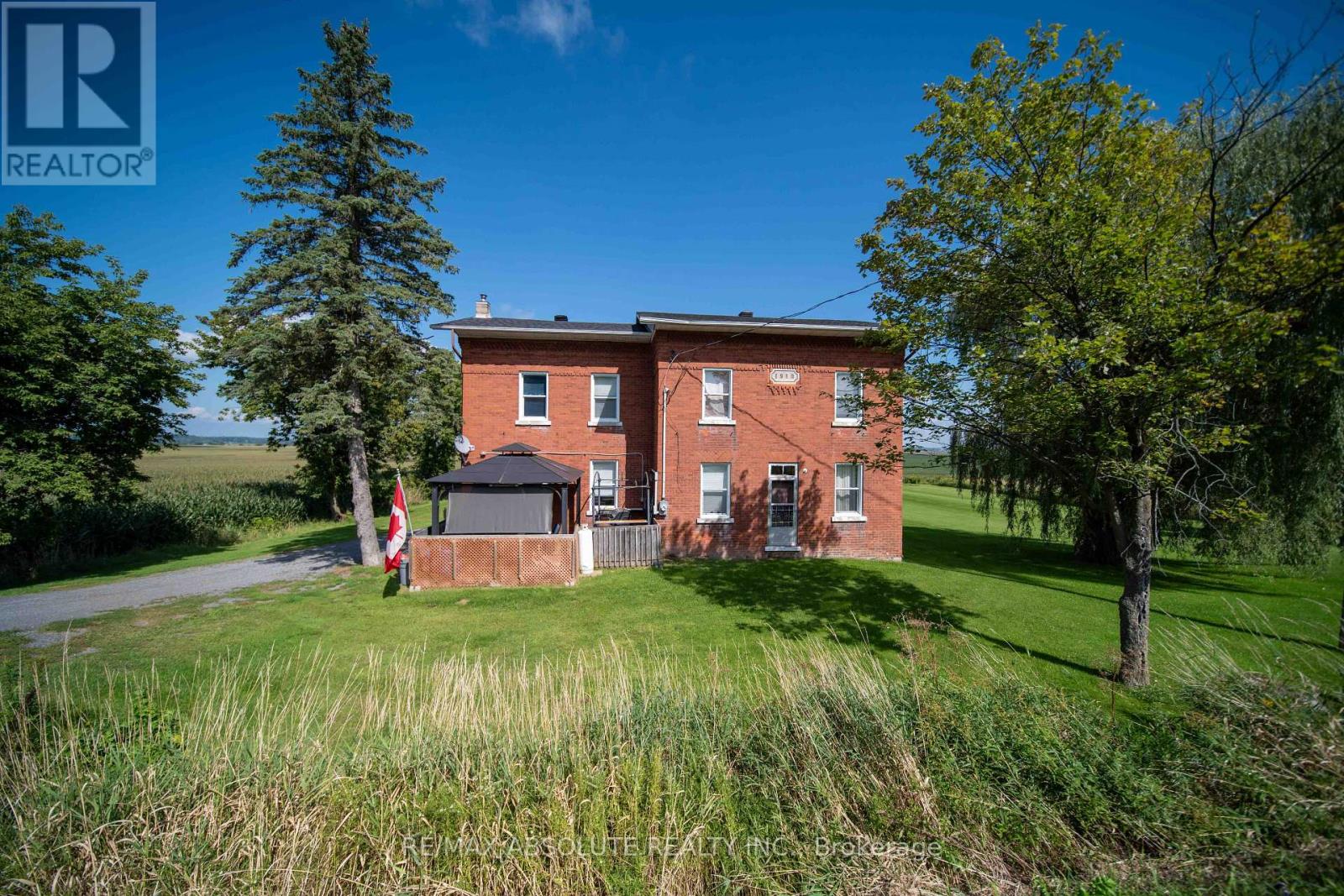 2671 Champlain