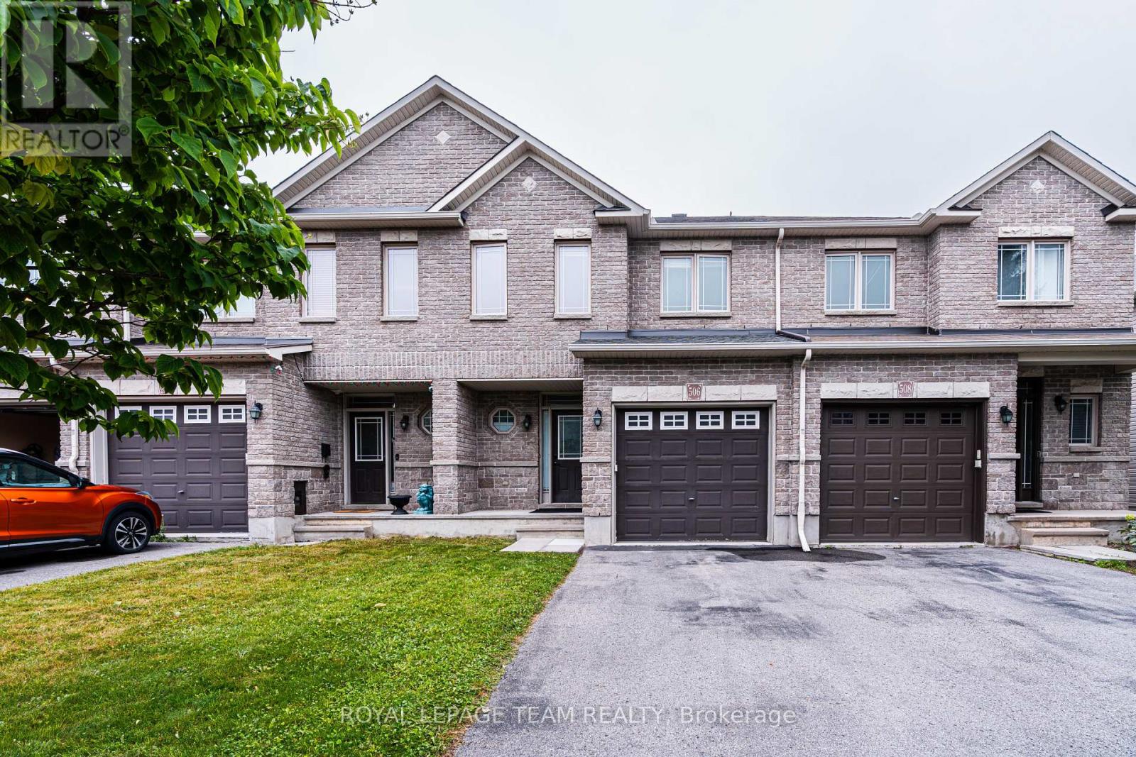 506 Pepperville photo 2