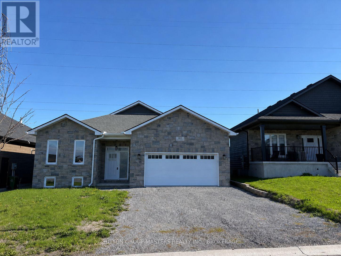 812 Windermere