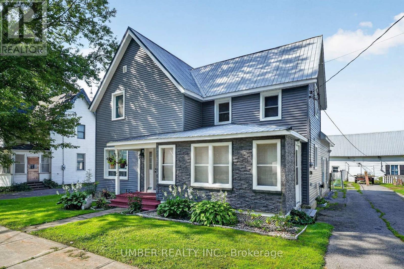 3318 Main
