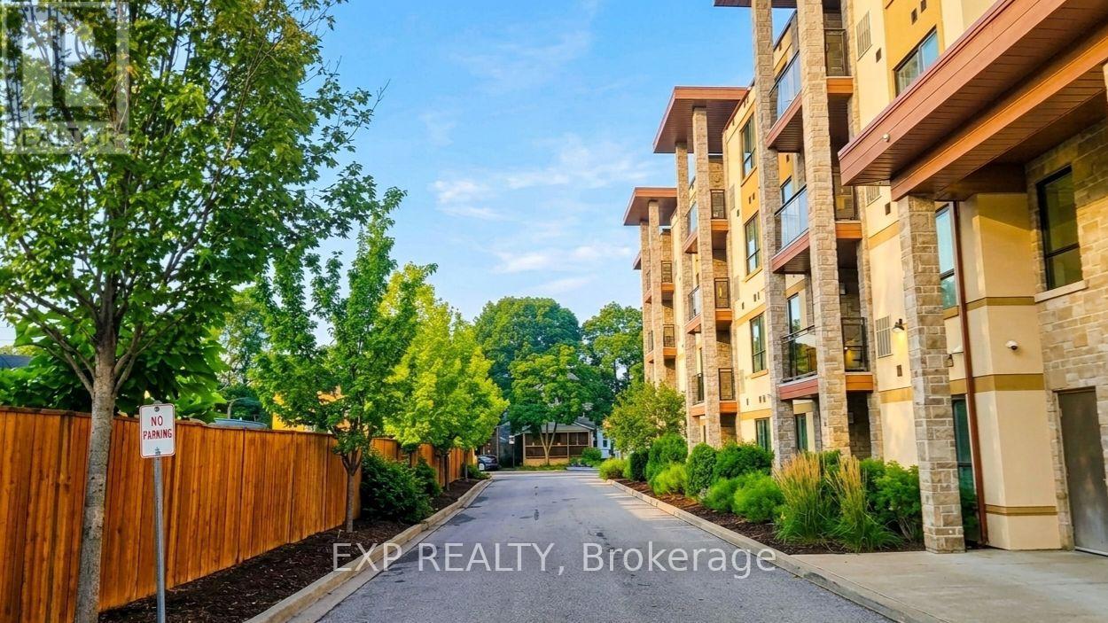 26 Wellington Unit 402