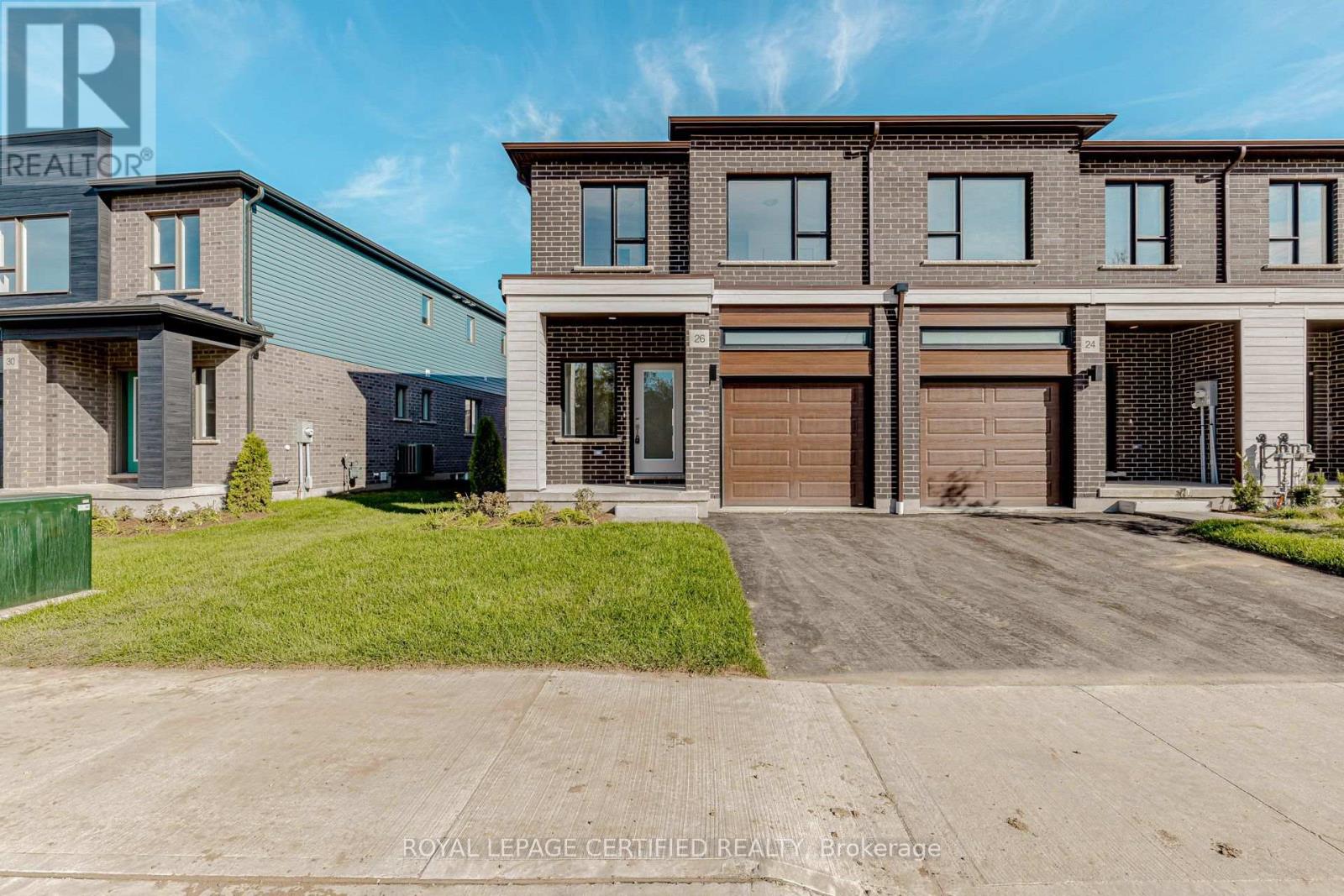 26 Oak Forest Common