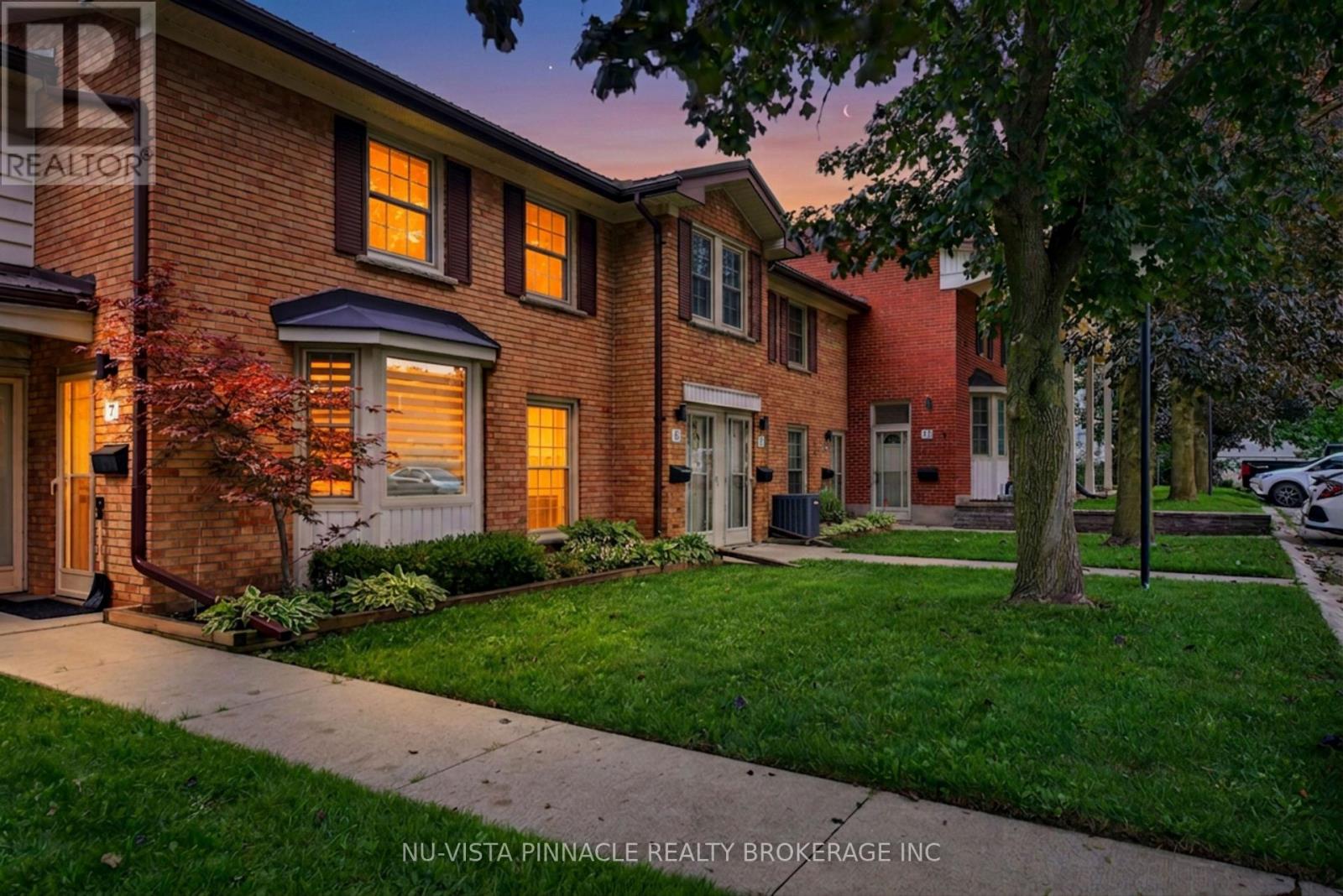 7 Arbour Glen