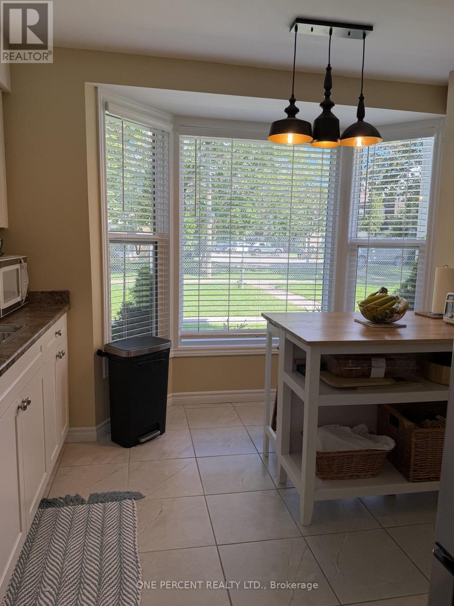 48 Arbour Glen photo 3
