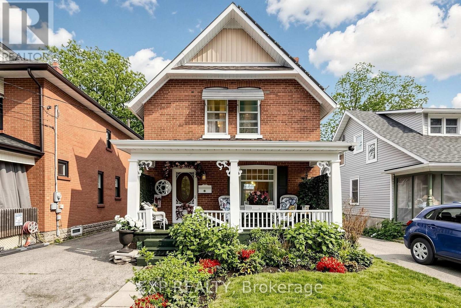 28 Simcoe