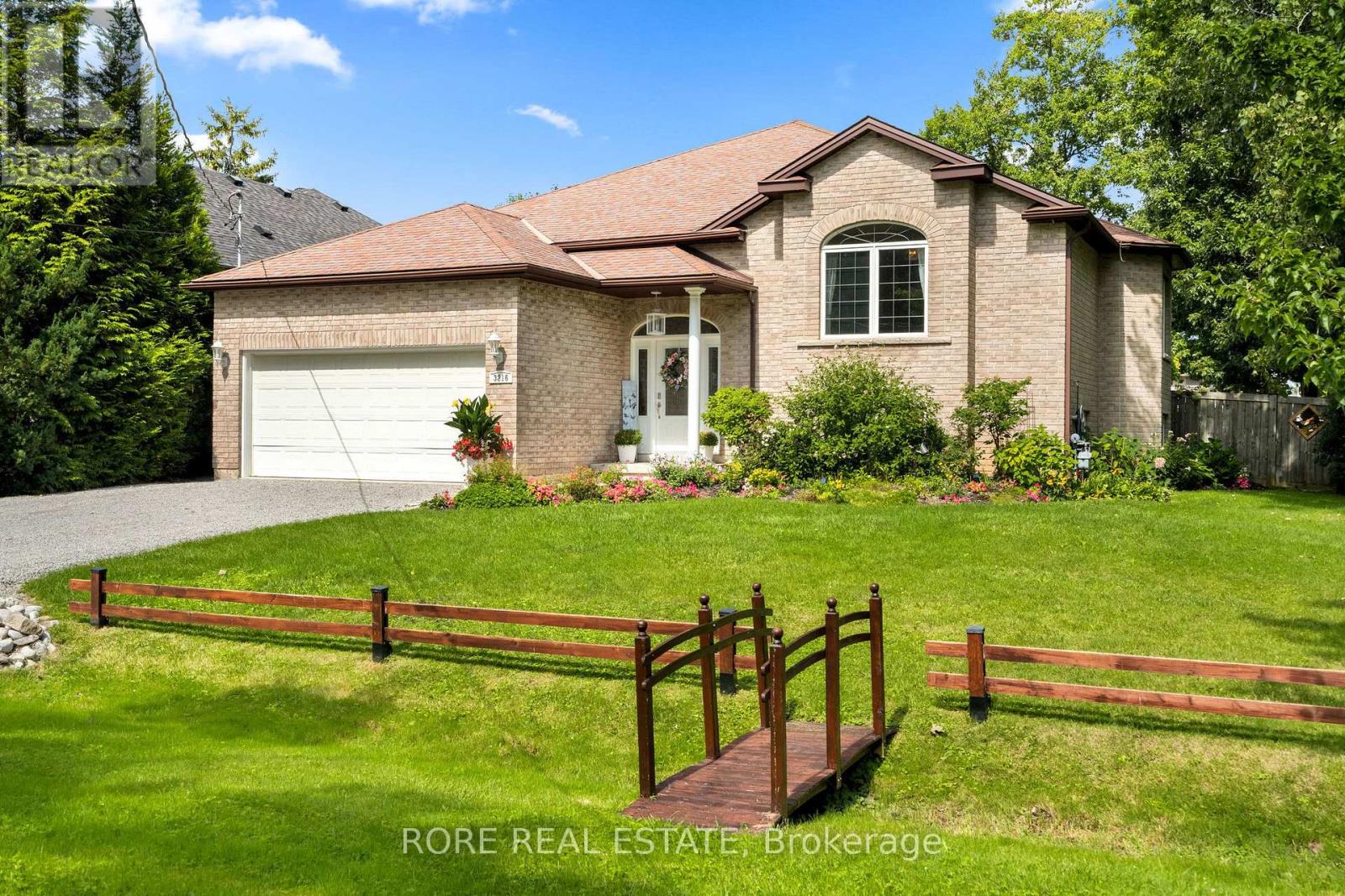 3216 Grove photo 2