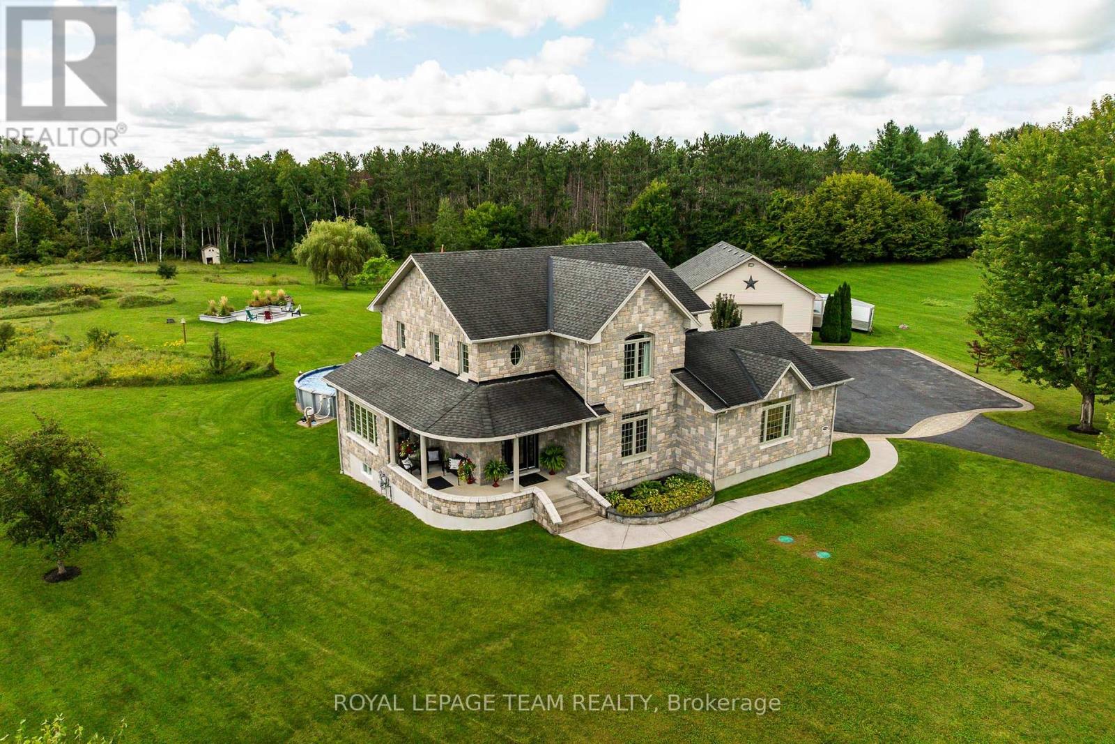 61 Balmoral