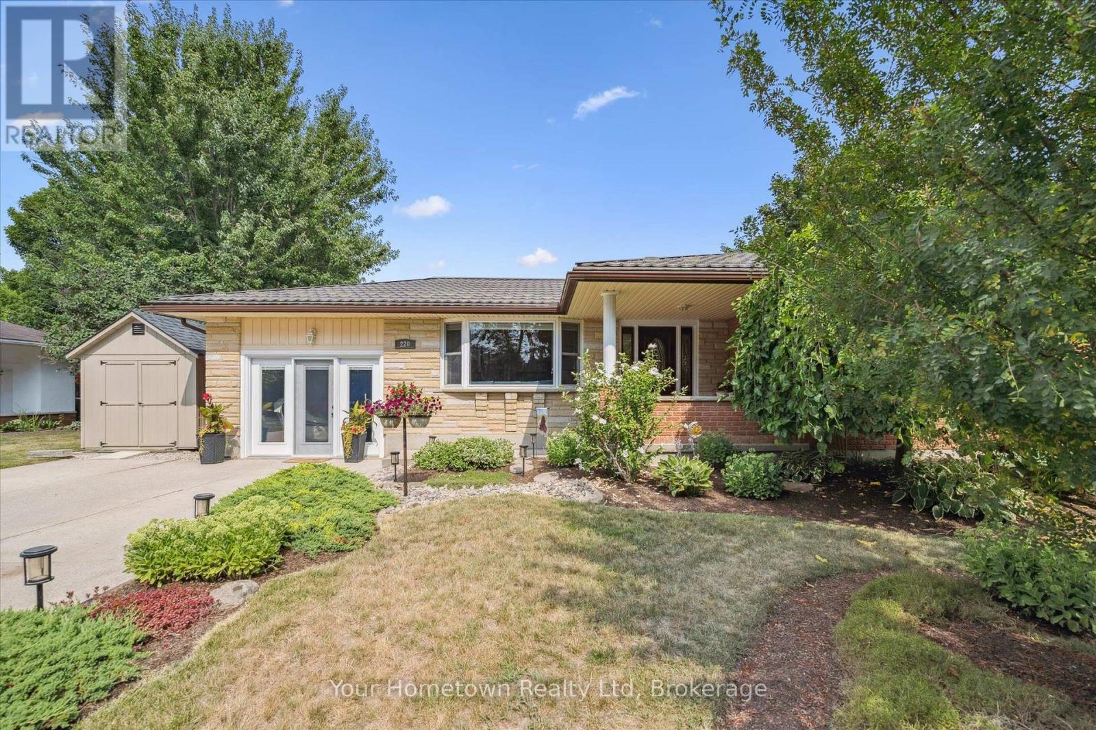 220 Colborne