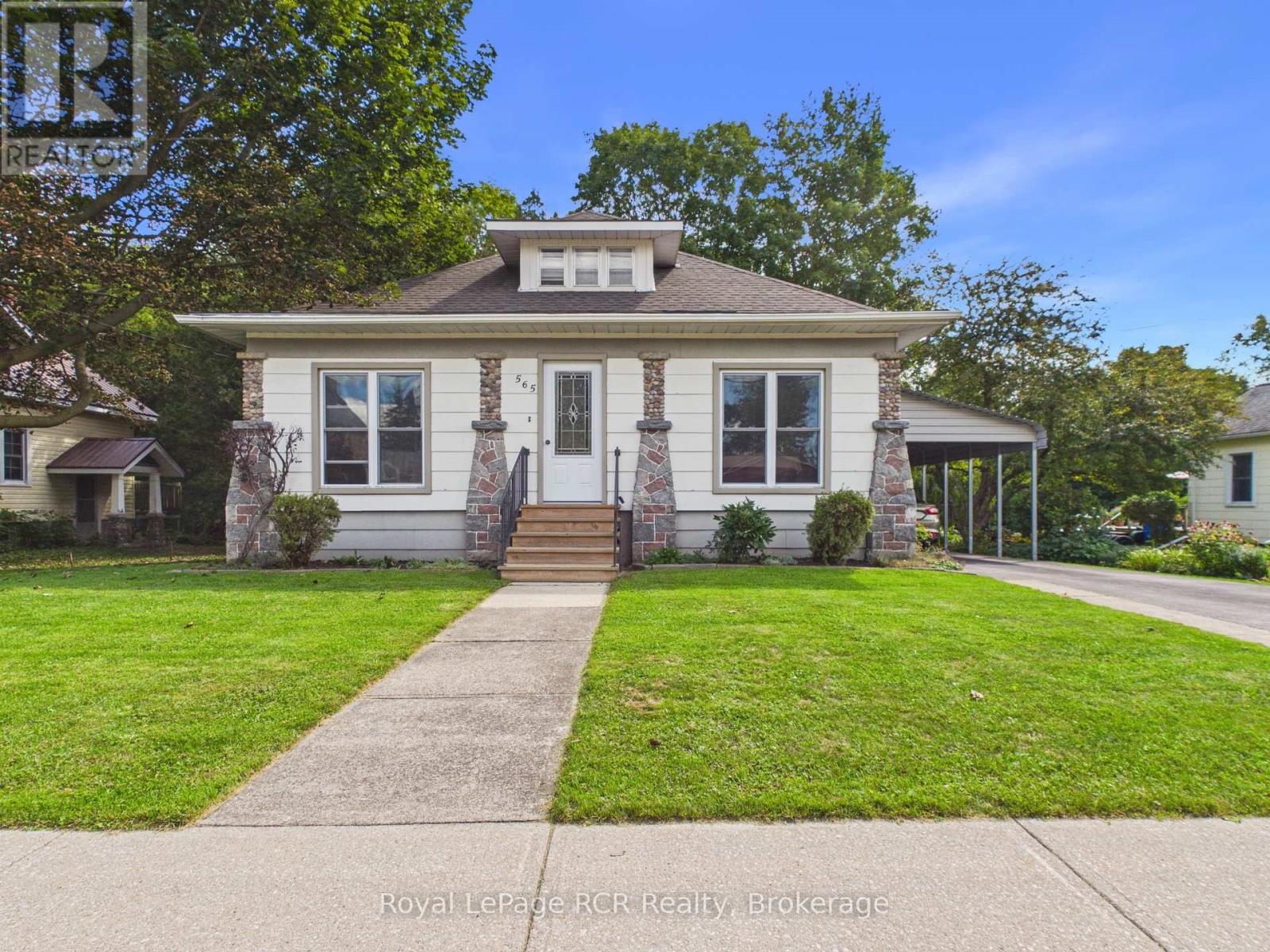 565 Havelock photo 2