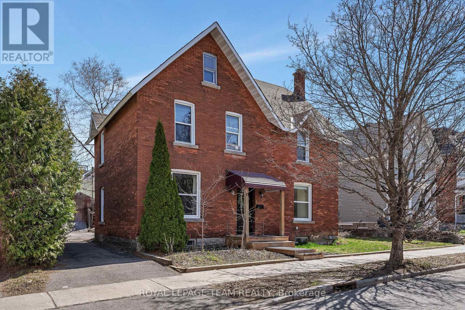 11 Sherbrooke