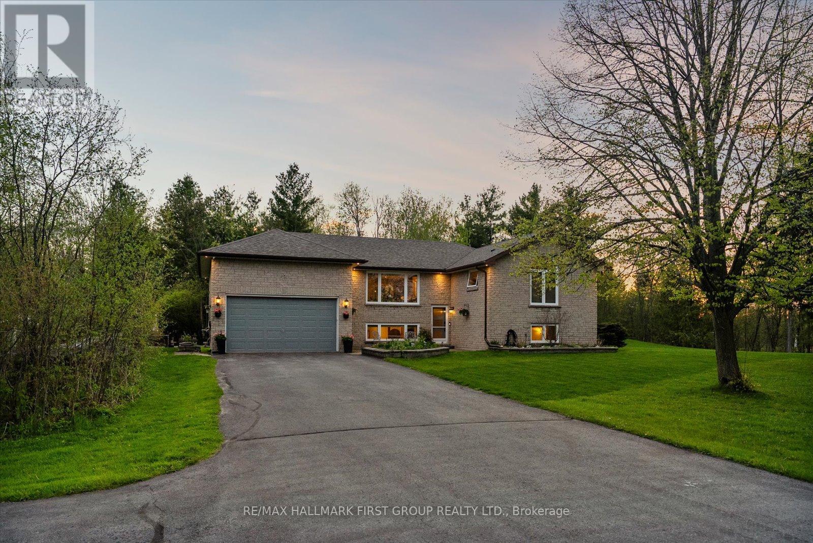 2720 Castle Hill