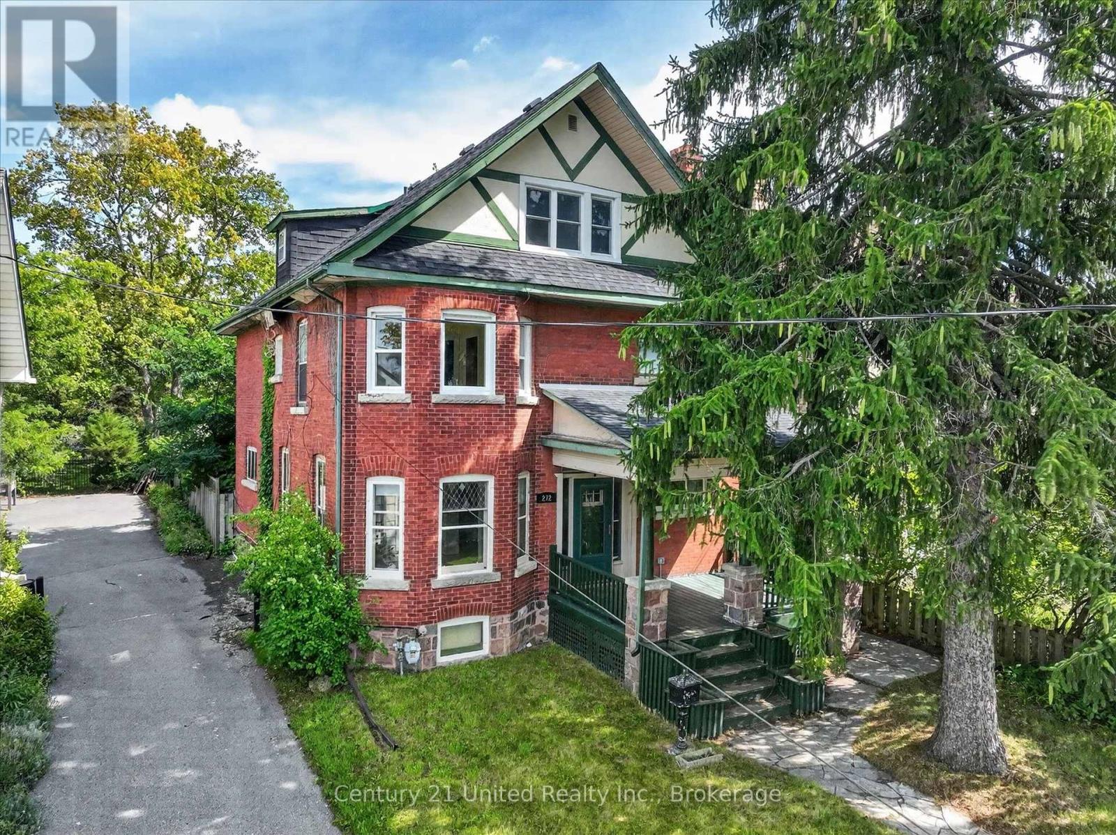 272 Burnham photo 2