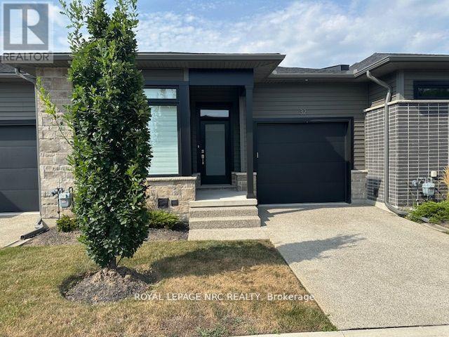9150 Willoughby Unit 32 photo 2