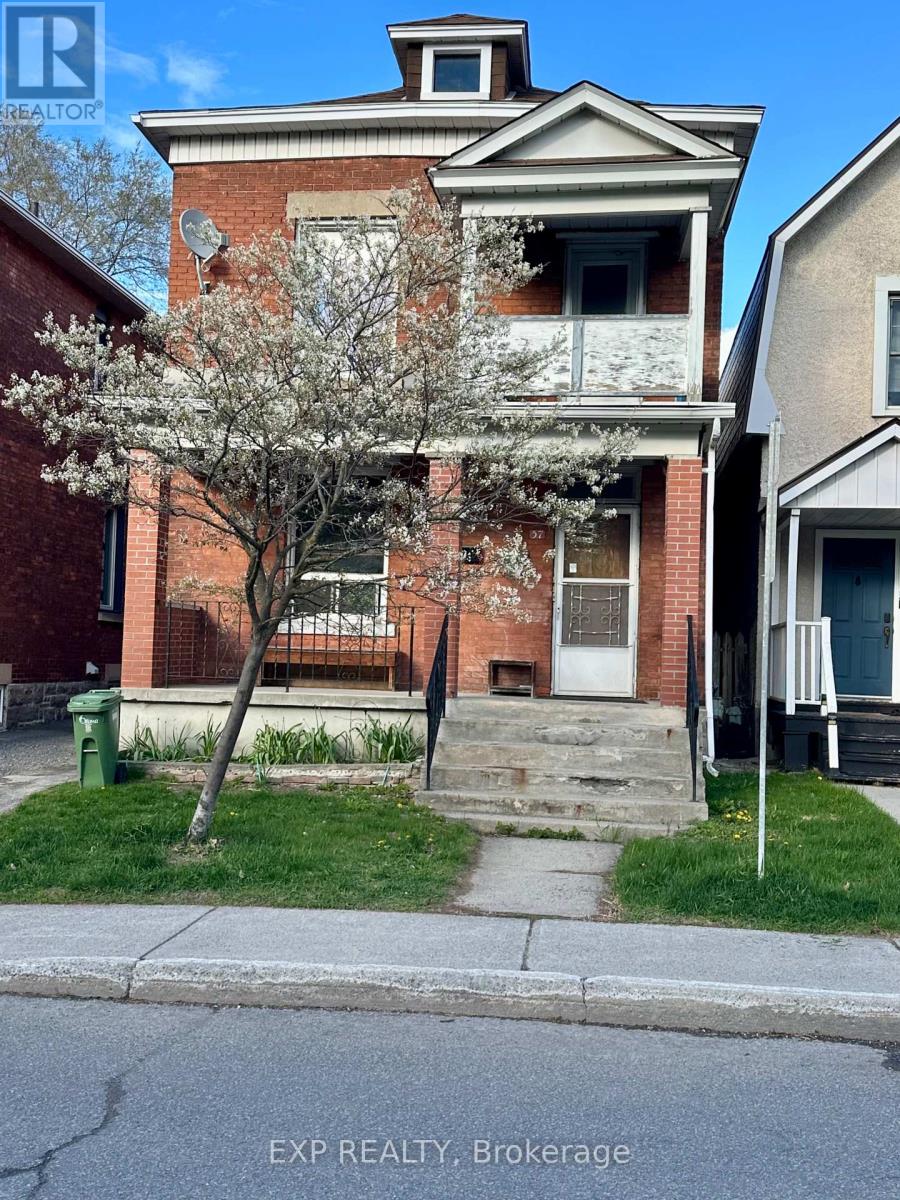 57 Spadina