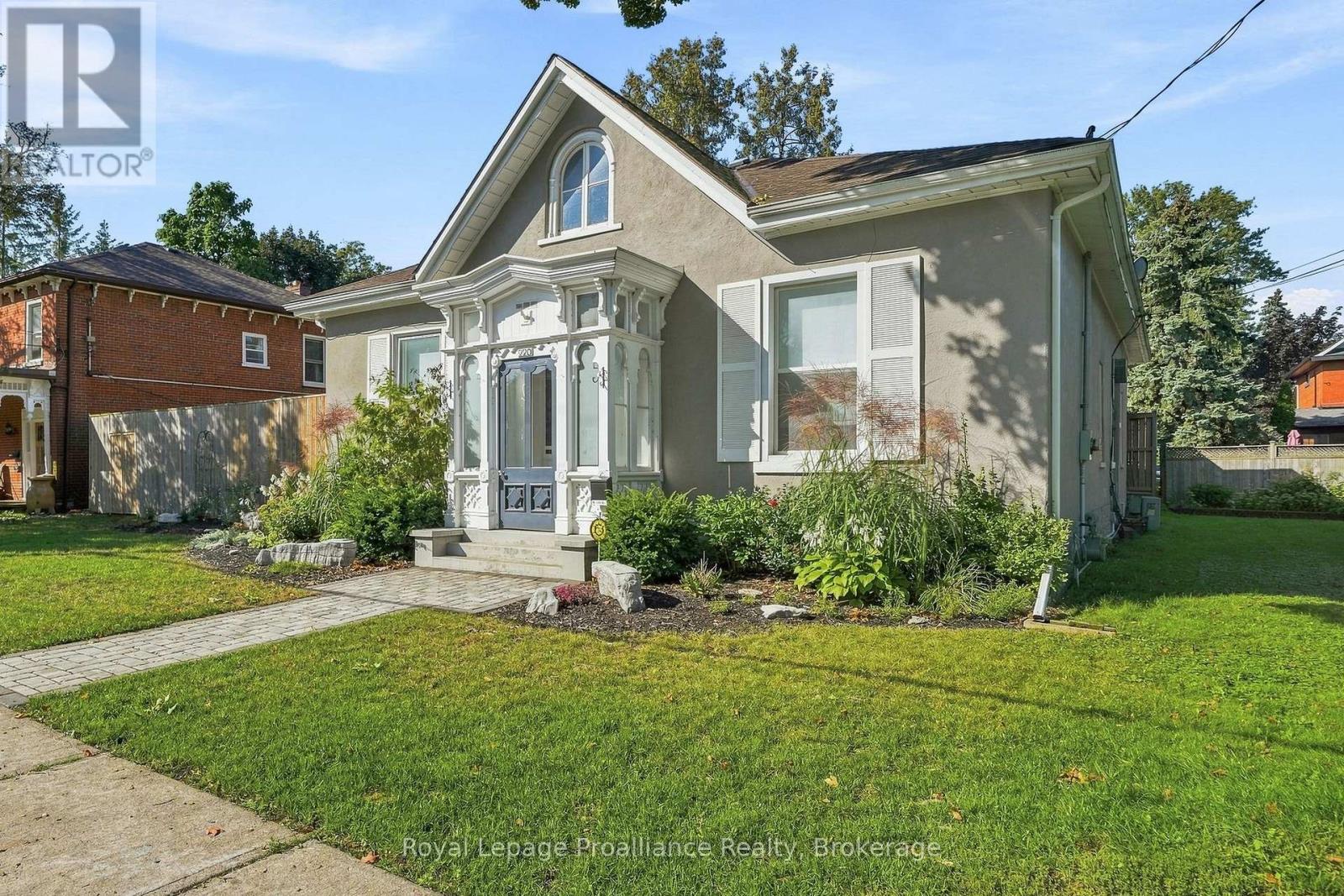 220 Charles