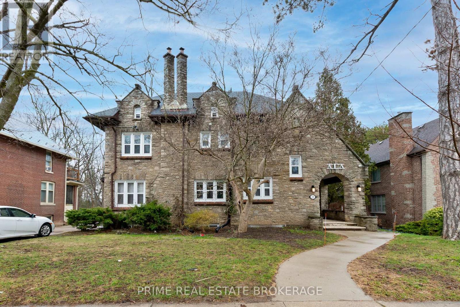 290 Huron