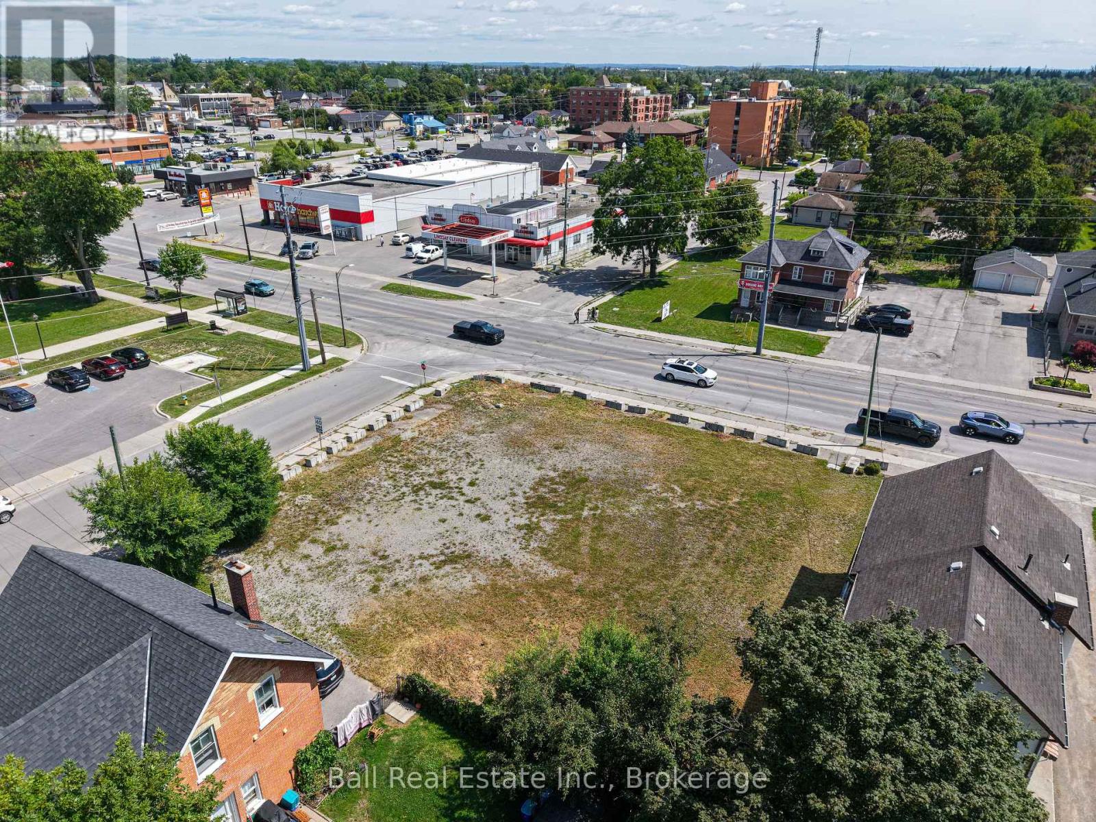 220 Kent photo 2
