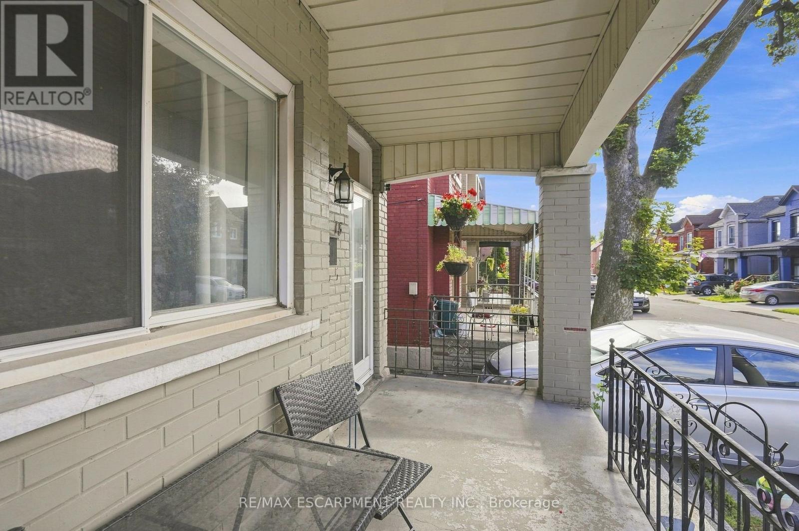 15 CLINTON Unit Upper photo 3