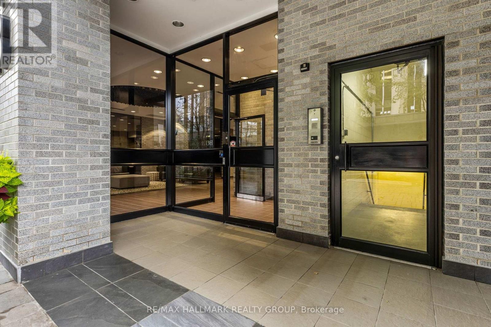 18 Nepean Unit 701 photo 2