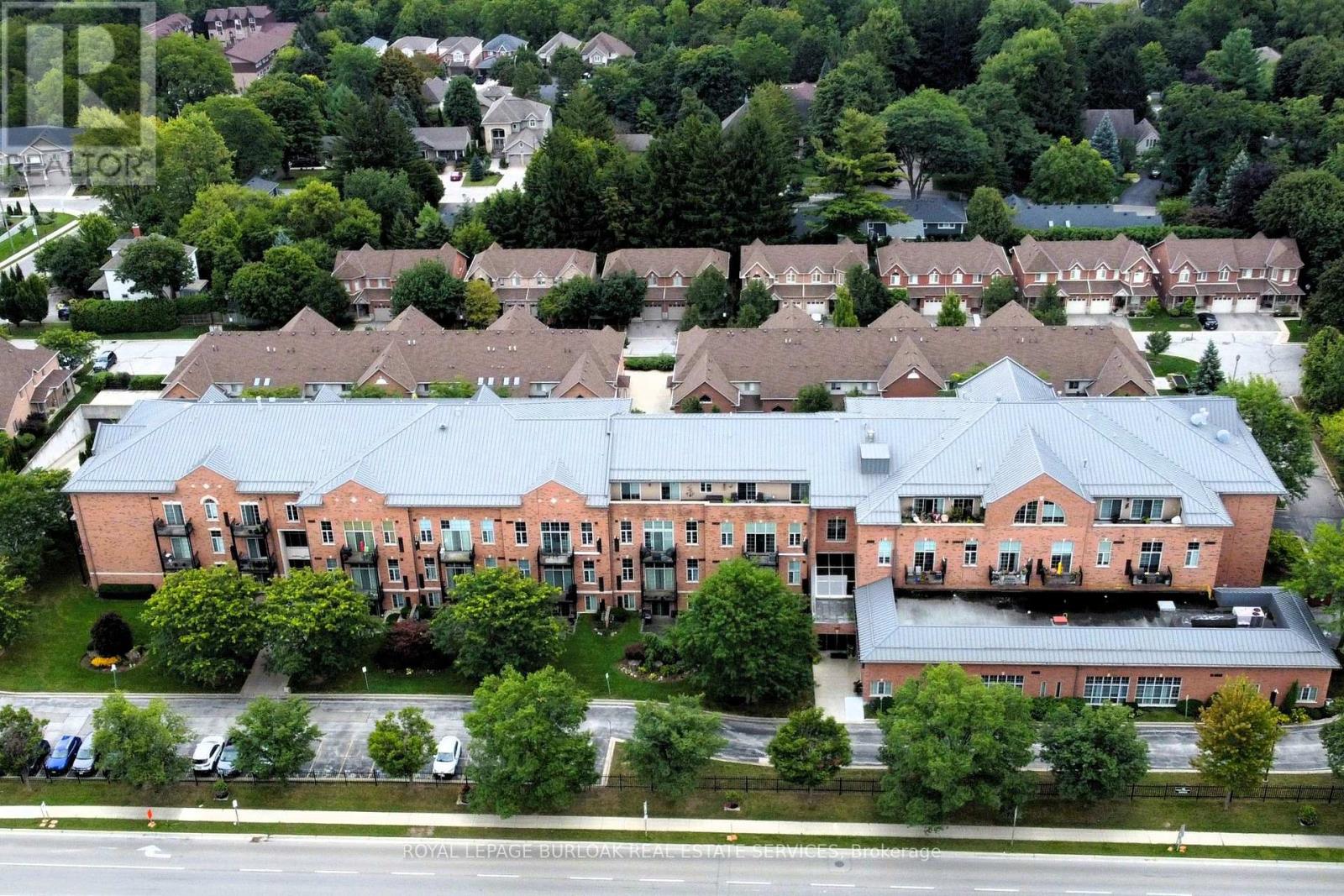 262 Dundas Unit 111