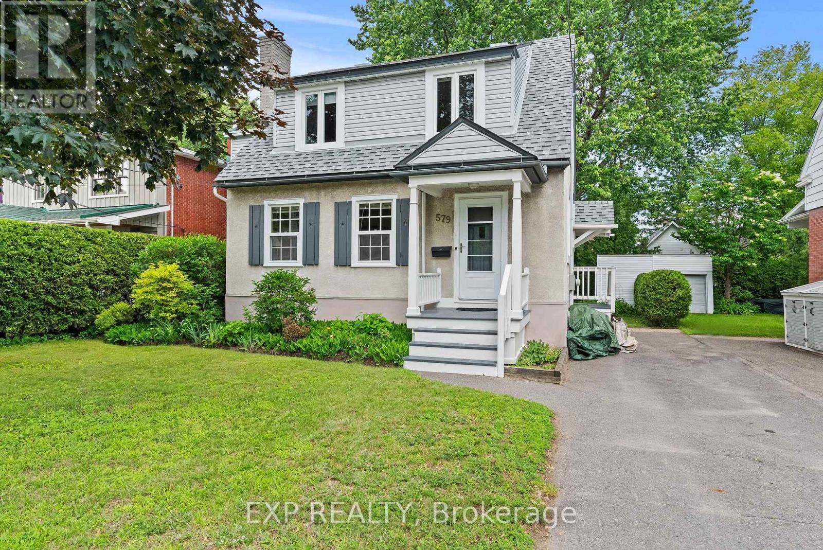 579 Broadview