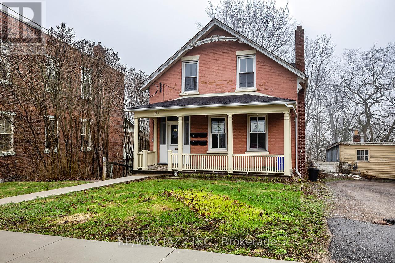 221 Walton photo 2