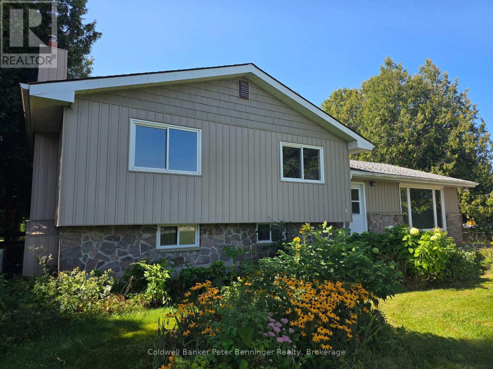 5371 Bruce Road 3