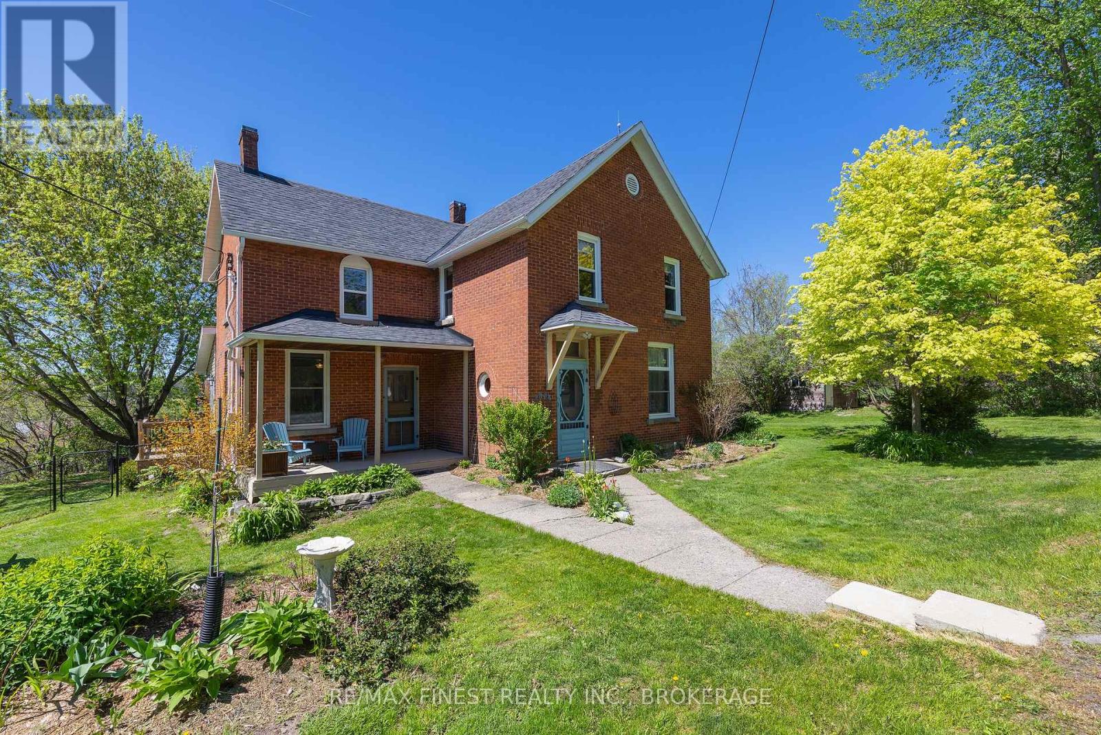2904 Cloggs