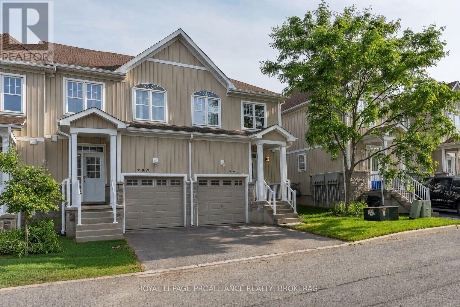 792 Newmarket photo 2