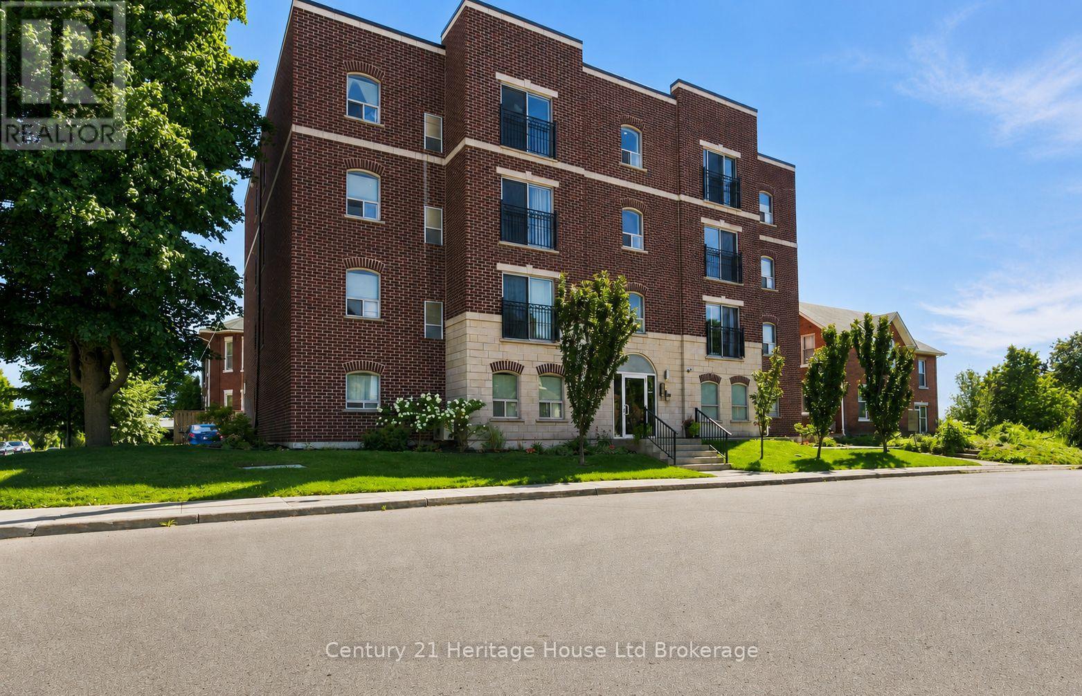 34 BROCK Unit 301