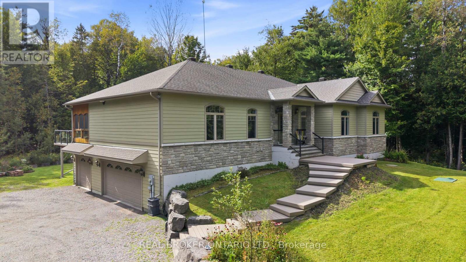 3475 Torwood photo 2