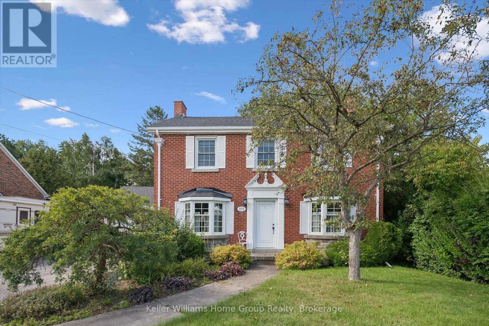 225 Elora