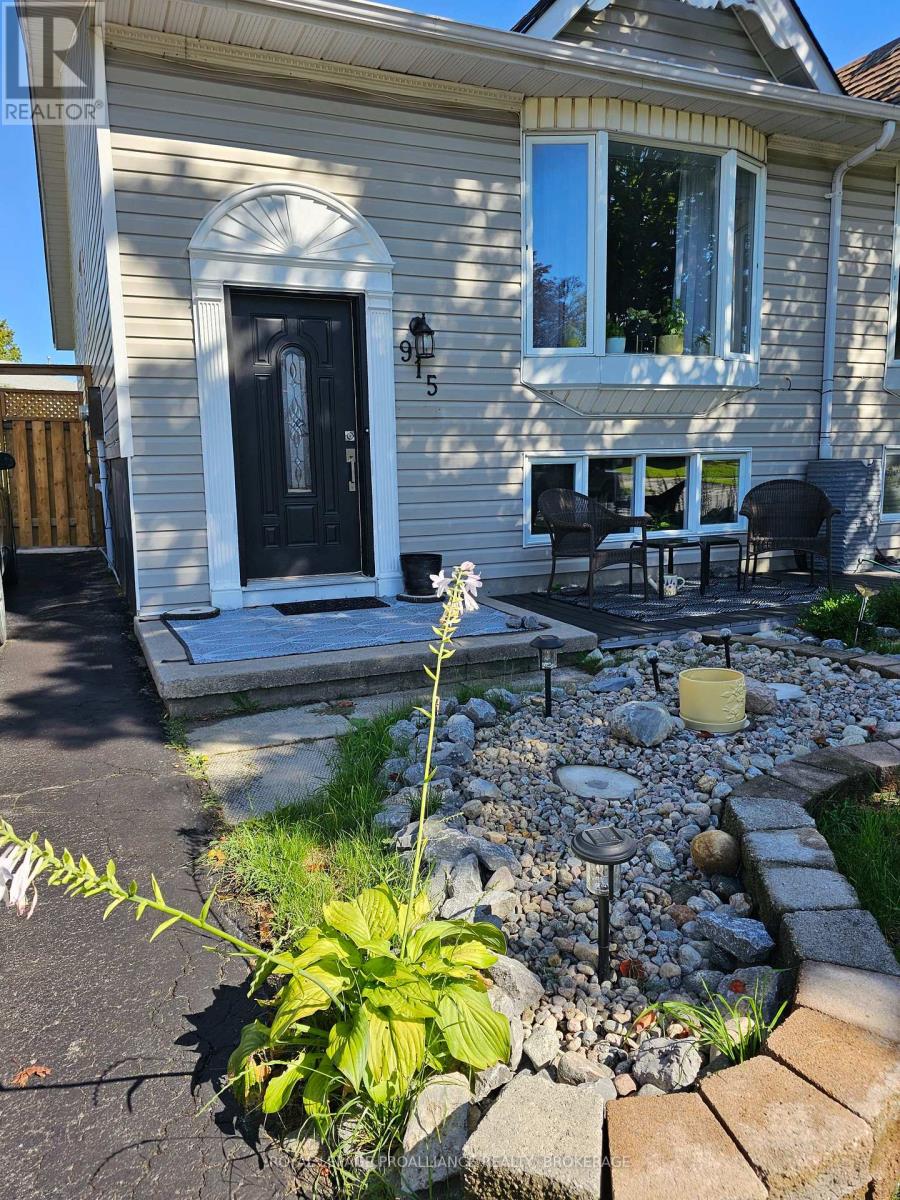915 Warburton