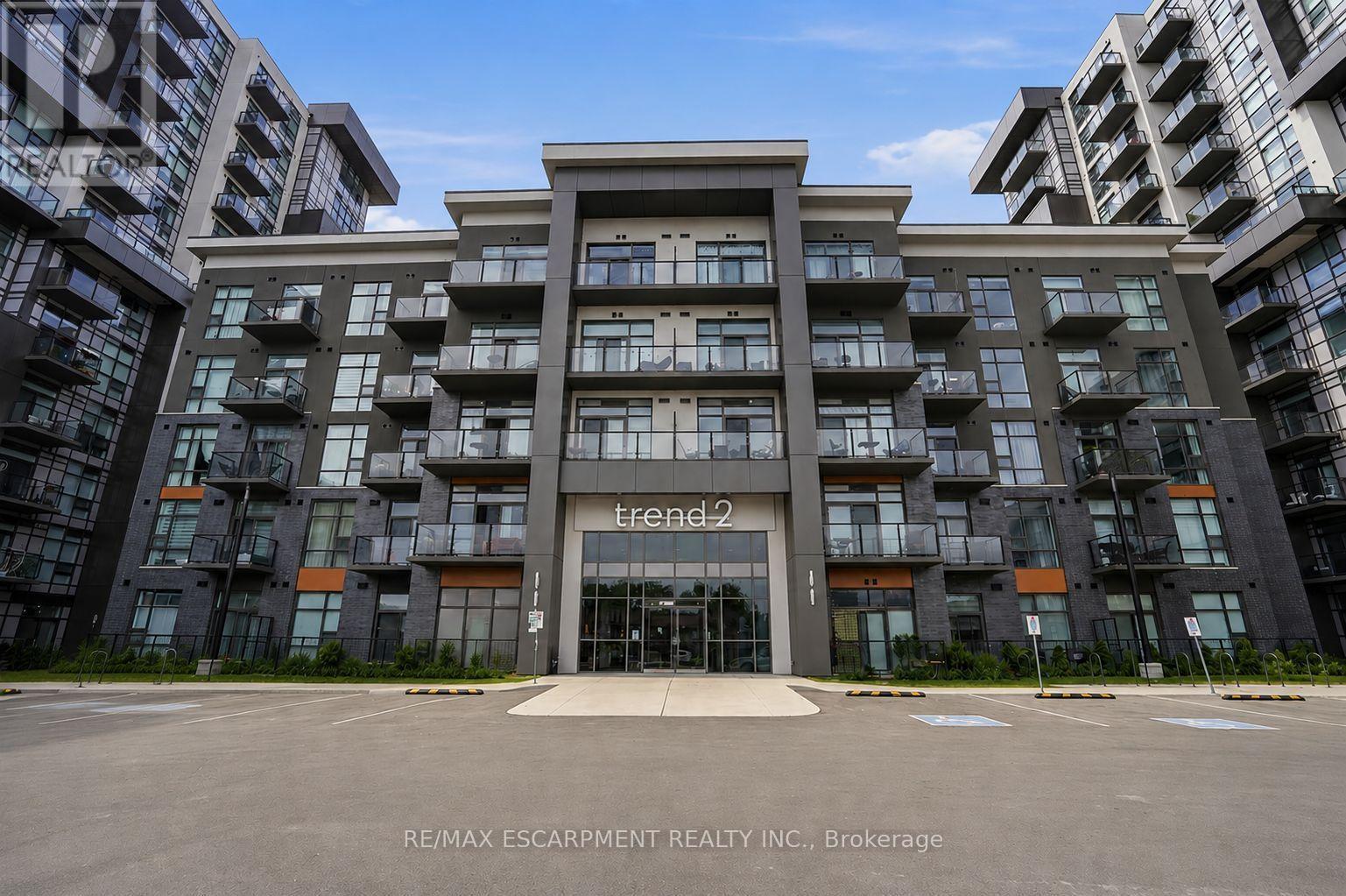 460 Dundas Unit 112