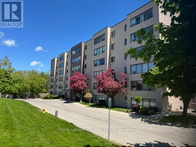 650 Cheapside Unit 605