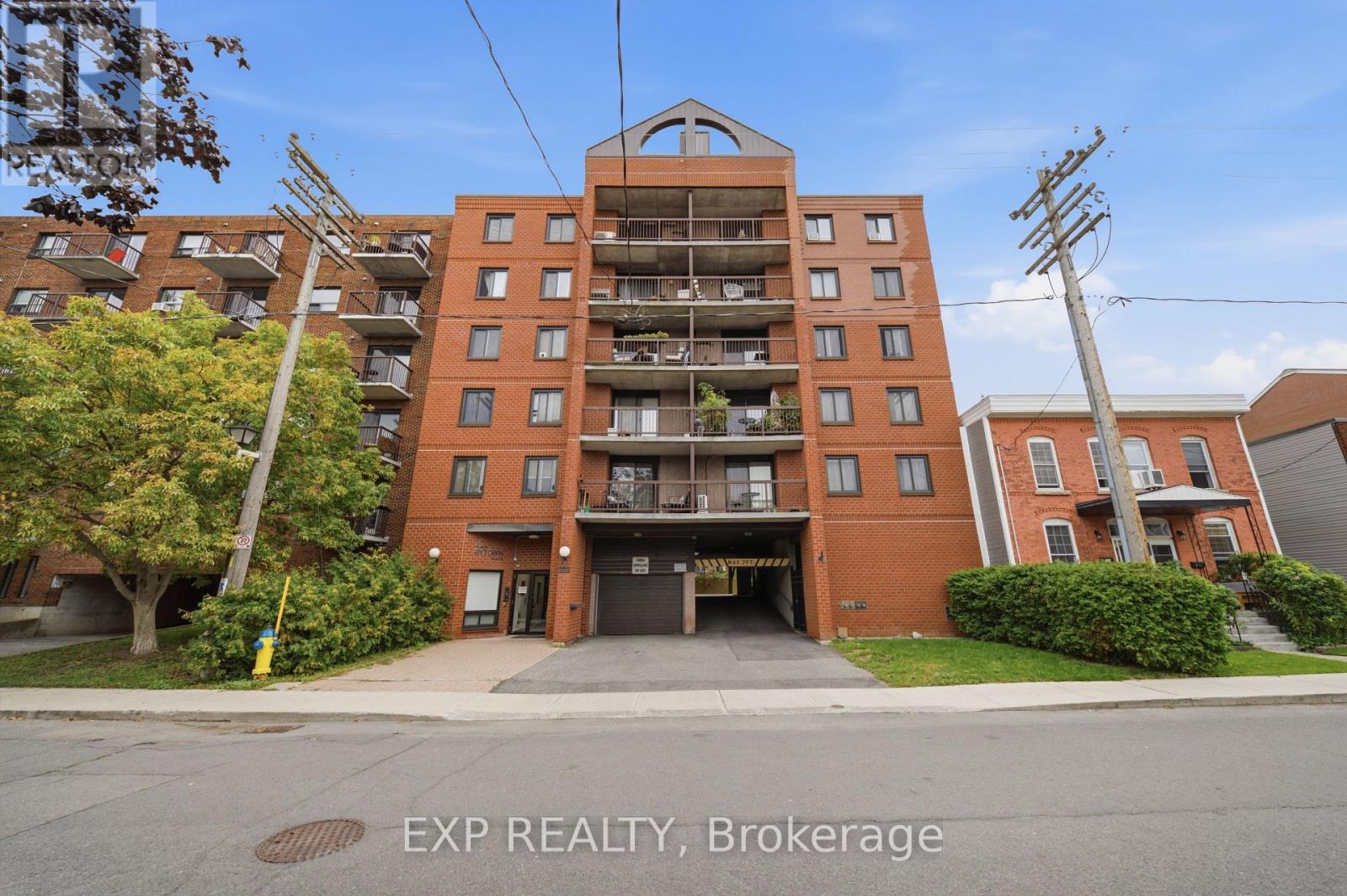 222 Guigues Unit 401