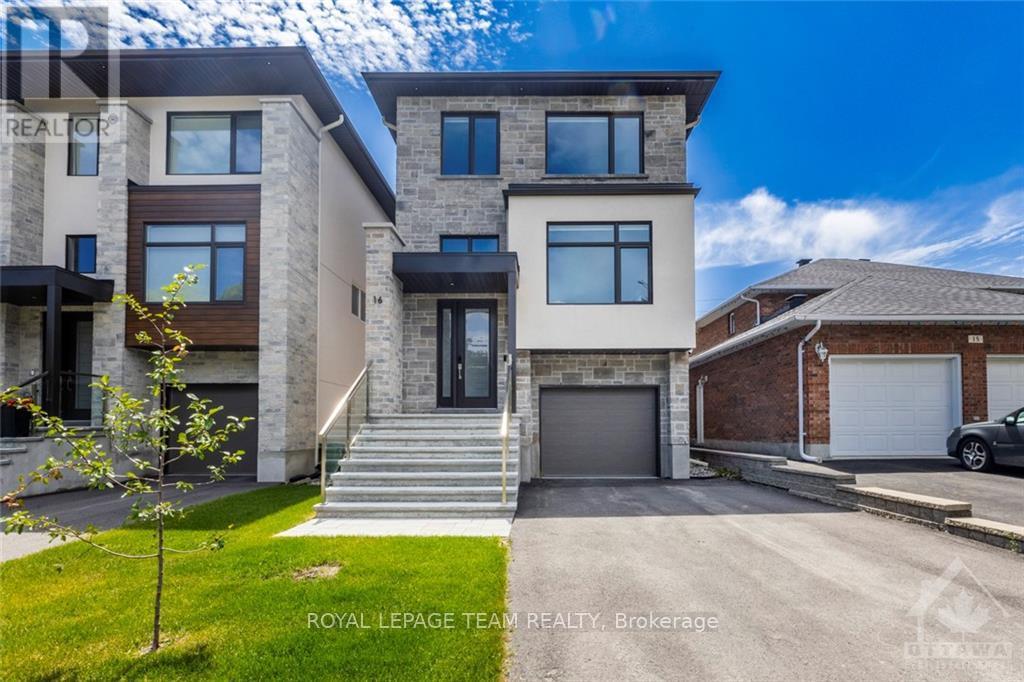16 MELVILLE