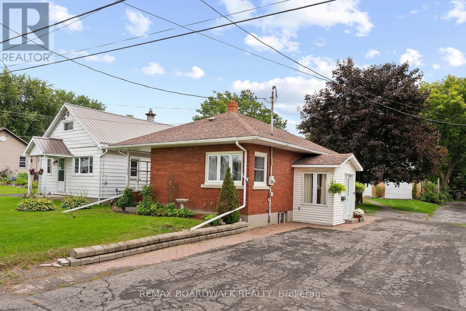 208 Oxford