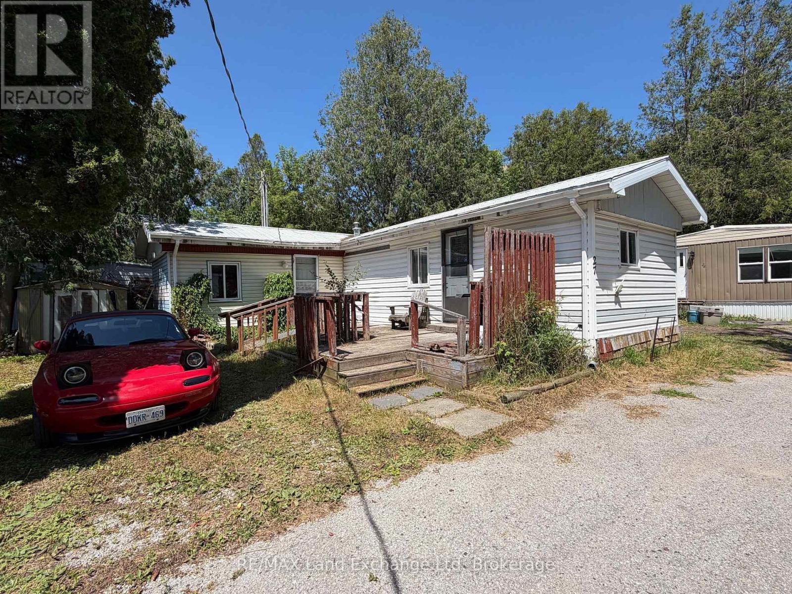 343 Victoria Unit 27 photo 2