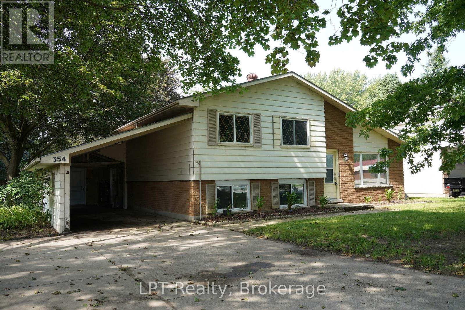 354 Goderich photo 2