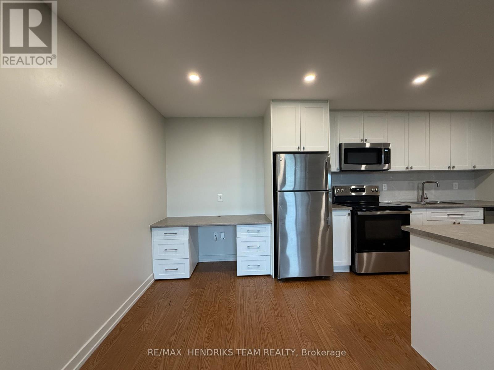 80 Rockwood Unit C203 photo 3