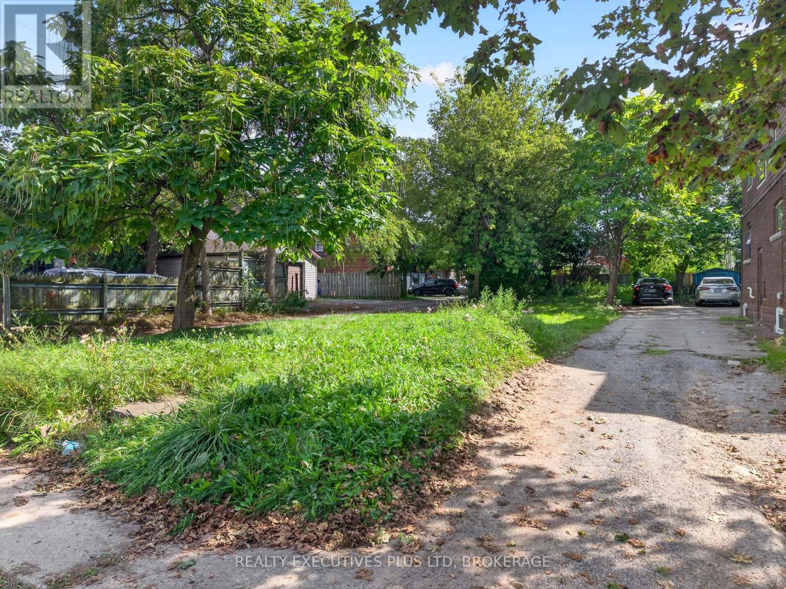 4840 Willmott photo 5