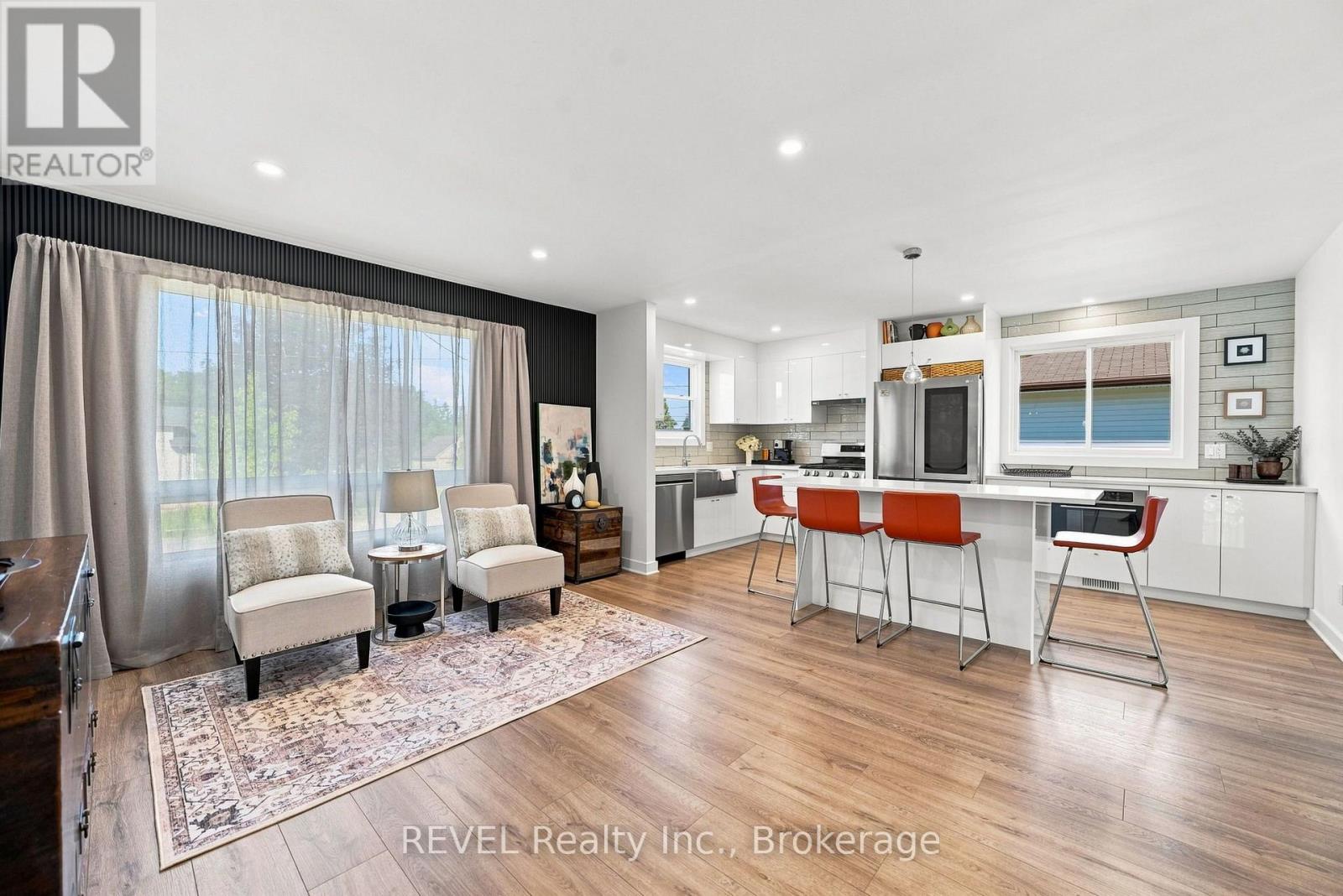 34 Oakwood