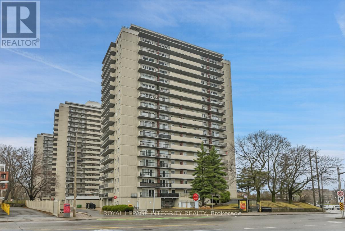 158A Mcarthur Unit 1505 photo 2