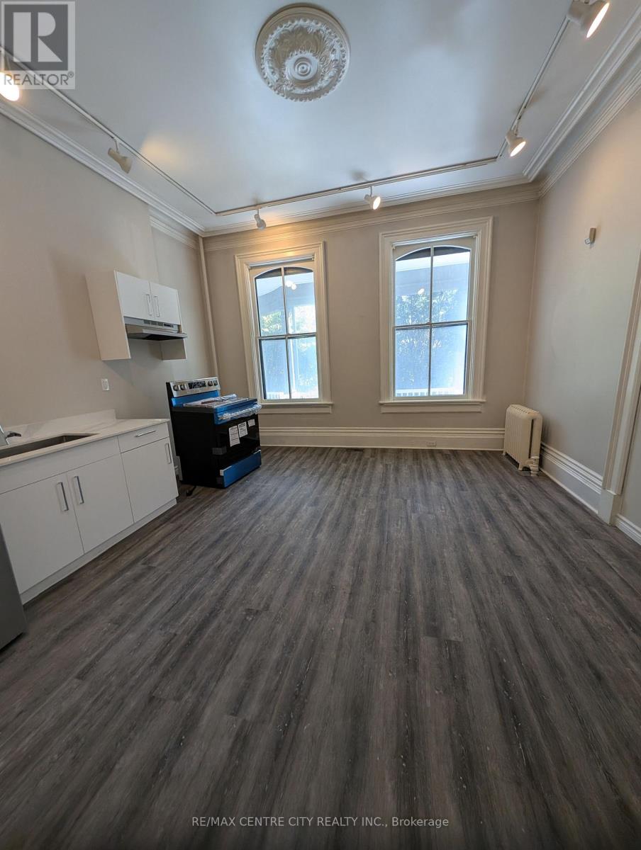 474 King Unit 1 photo 2