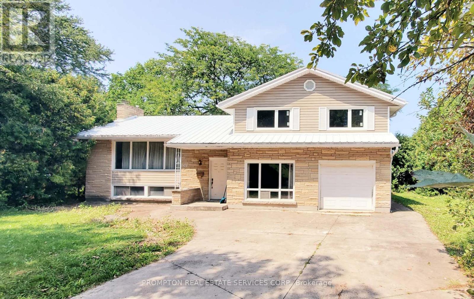 163 Woodside